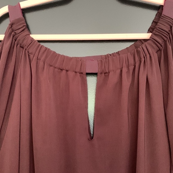Lane Bryant Burgundy Cold Shoulder,Bell Sleeve Blouse w/Ombré. Size 22/24 - Picture 2 of 11